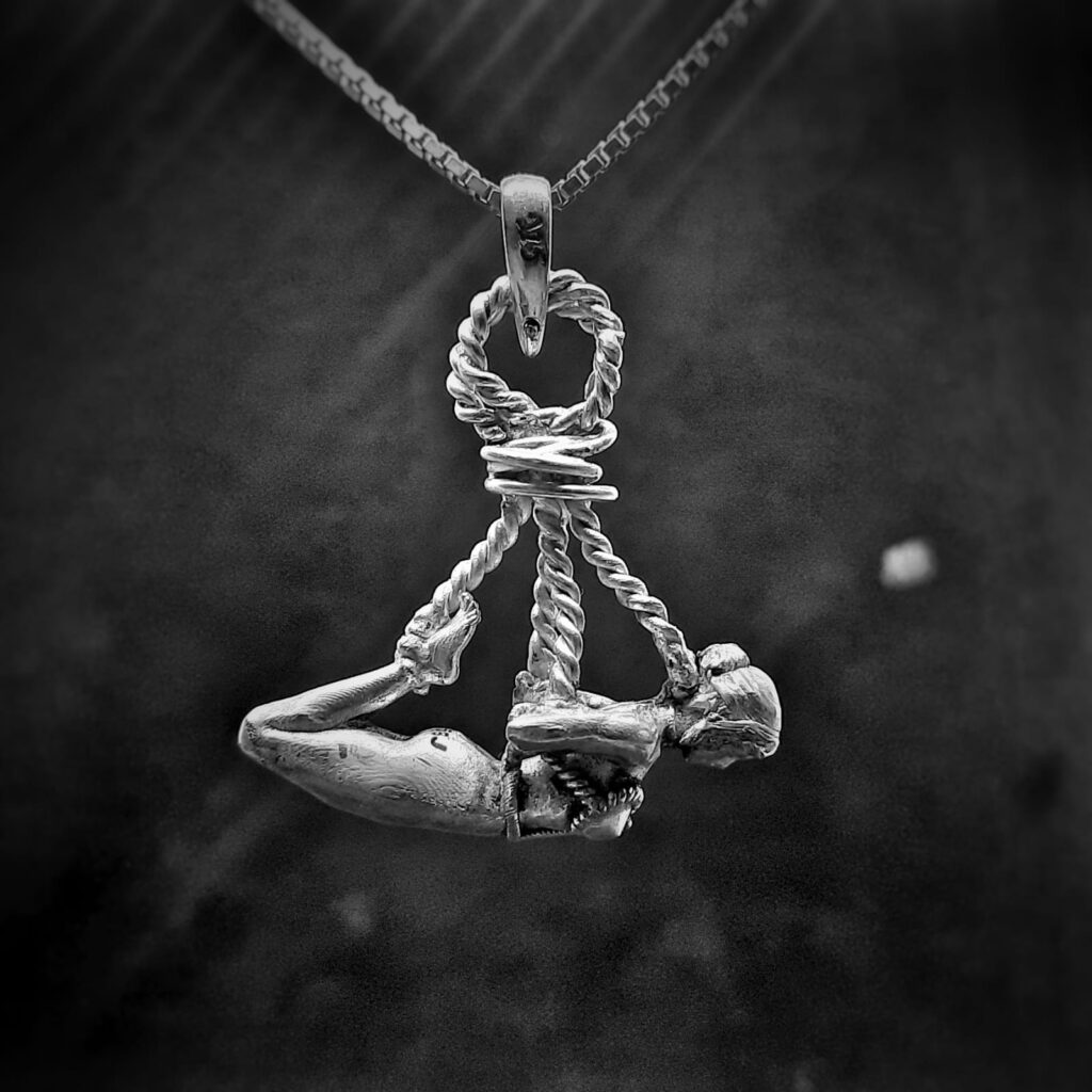 תליון שיבארי - בחורה -- BDSM Shibari כסף 925 עבודת יד ועיצוב מקורי